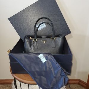 Authentic PRADA Saffiano Lux Bag